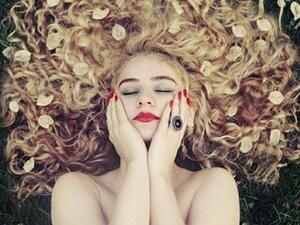 صورة تعبيرية لشعر جميل 