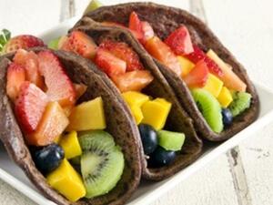 تاكو الفواكه بالشوكولاته تاكو الفواكه بالشوكولاته