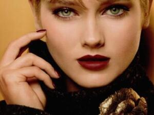 ملصق شانيل الاعلاني 