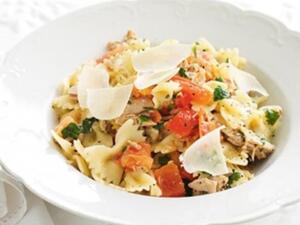 باستا بالتونا والطماطم باستا بالتونا والطماطم