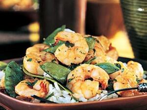 الروبيان مع البازلاء الثلجية الروبيان مع البازلاء الثلجية