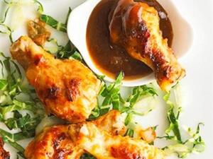 قطع الدجاج بالصلصة  قطع الدجاج بالصلصة