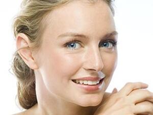 استعمال الكربم المناسب يعالج مشاكل البشرة 