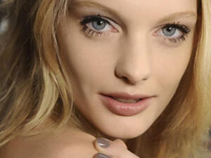 الرموش المزيفة و النظرة الجذابة