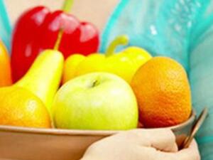 يجب تناول حصص متوازنة من الغذاء مع التركيز على الخضار والفواكه