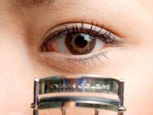 الرموش الطويلة والكثيفة هامة لأنها تعطي العين شكل جذاب ومتكامل