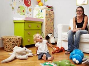 لا تقومي بهذه المهمة الكبيرة والصعبة لوحدك، حاولي اشراك الاطفال معك في عملية التنظيف والتصنيف لا تقومي بهذه المهمة الكبيرة والصعبة لوحدك، حاولي اشراك الاطفال معك في عملية التنظيف والتصنيف