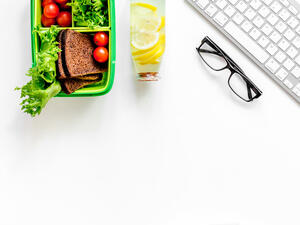 The general rule is that whatever food packed for lunch at the workplace must not be smelly, messy or noisy when eaten. (Shutterstock)