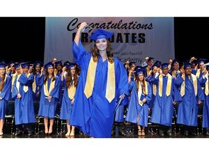 تخريج طلاب شبكات مدارس