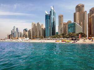 يتميز ’بيتشه‘ بديكوراته الأنيقة وموقعه المميز الذي يسمح لرواده بالاستمتاع بإطلالاتٍ آسرة تستحق الزيارة بكلّ تأكيد.