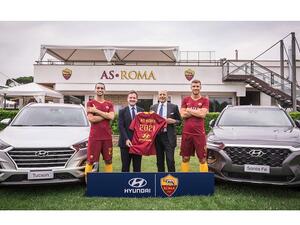 شعار هيونداي سيوضع على ظهر قمصان لاعبي النادي في المباريات المحلية ابتداء من الموسم المقبل.