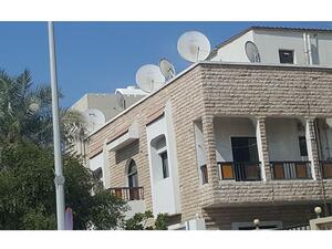 أكدت بلدية مدينة أبوظبي أن حملتها هذه تأتي تطبيقاً للقانون رقم 2 لعام 2012 بشأن الحفاظ على المظهر العام والصحة والسكينة العامة في إمارة أبوظبي.