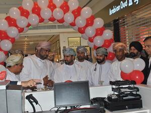 خلال افتتاح متجر الامتياز في نزوى جراند مول.