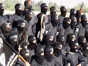 Daesh militants pose for a group photo in Iraq. (Twitter)