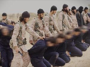 عناصر من داعش ينفذون أحكام الإعدام / ارشيفية