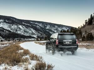 ألوان خارجية جديدة: سماوي داكن معدني، رمادي معدني وبني معدني