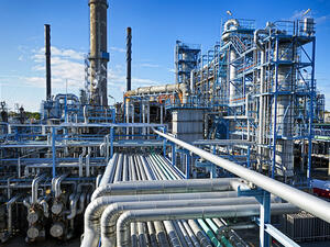 According to Mohammad Hassan Adeli, former secretary general of the Gas Exporting Countries Forum, sanctions are one of the main reasons for Iran’s failure in its gas export policy. (Shutterstock)