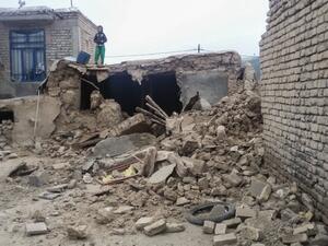 The earthquake caused extensive damage to houses and other buildings. (Twitter)