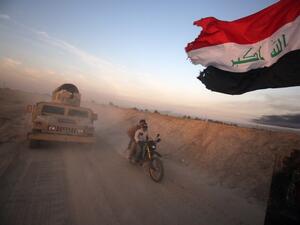 Iraqi pro-government forces advance towards the city of Fallujah on May 23, 2016, as part of a major assault to retake the city from Daesh. (AFP/Ahmad al-Rubaye)