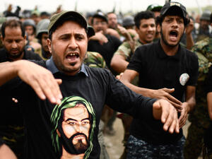 رجل الدين الشيعي مقتدى الصدر في طريقه للفوز بانتخابات العراق
