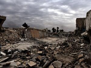 Destroyed buildings are seen in west Mosul on March 11, 2017 as Iraqi forces fight Daesh jihadists to retake the city from the group. (AFP/Aris Messinis)
