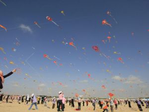Israeli warplane on Sunday struck a group of Palestinians trying to fly incendiary kites and balloons near Gaza border. (AFP/ File)