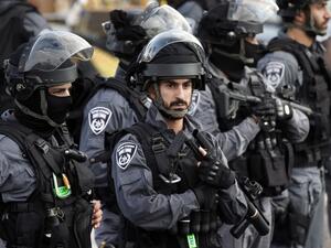 IDF jailed two Palestinians after they tried to cross the border fence from the Gaza Strip into Israel. (AFP/ File Photo)