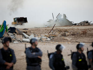 يتدربون على العرض الجوي الذي سيجري يوم اقامة دولة الكيان الغاضب 