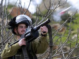 ينفذ الجيش الإسرائيلي حملات ارهابية ضد السكان الفلسطينيين بشكل يومي في الضفة الغربية.