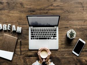 Standing out from the crowd will guarantee your peace of mind. (Pixabay)