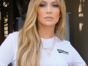 What a woman! Jennifer Lopez flaunted her toned torso in a sultry Instagram post on Monday. She wore a white crop top and a pair of skin-tight black skinny jeans (Source: Jennifer Lopez - Instagram)