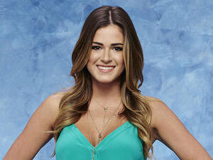 Joelle 'JoJo' Fletcher has an Iranian mother and an American father. (thetvpage.com)