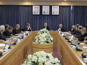 The committee passed the bill after taking into consideration that the lower house approved the Senate's amendments to Item 1 of Paragraph B and Paragraphs D and H of Item 8 which amended Item 11 of the original law. (Petra)