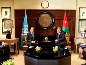 UN Secretary General Ban Ki-Moon (C-L) and World Bank President Jim Yong Kim (L) meet with Jordan's King Abdullah and Queen Rania (R) at the Royal Palace in Amman on March 27, 2016. (AFP/Khalil Mazraawi)