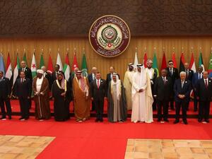Arab leaders pose for a group photo during the Arab League summit in the Jordanian Dead Sea resort of Sweimeh on March 29, 2017. (AFP/Khalil Mazraawi)