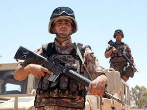 Jordanian soldiers patrol the border with Iraq. (AFP/File)