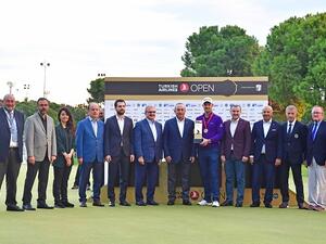 البريطاني جاستن روس يفوز ببطولة الخطوط الجوية التركية المفتوحة  للغولف