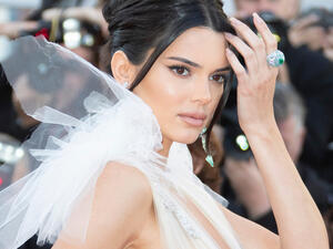 Kendall Jenner's home is "still in danger" after the recent wildfires. (Source: BAKOUNINE - Shutterstock)