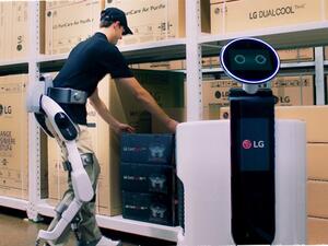 يمتاز الروبوت إل جي كلوي سويت بوت بقدرته على الاتصال مع أشقائه من روبوتات إل جي الأخرى