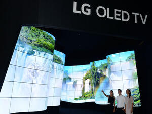 LG OLED Canyon