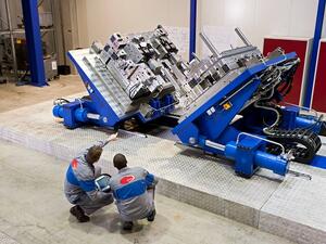 مع هذه الصفقة التي شهدت دمجاً استراتيجياً، فإنه المتوقع للدمج أن يعزز قوة طرفيه في قيادة قطاع مكونات الإضاءة في معظم المركبات المستقلة عالمياً. 