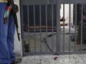 أنباء تحدثت عن هروب سجناء من أعوان النظام الليبي السابق 