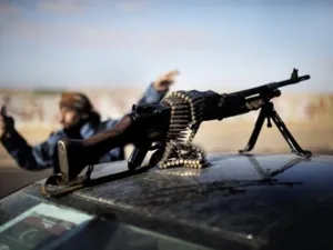 الرجال الثلاثة رفضوا تسليم انفسهم وقاتلوا حتى الرمق الاخير