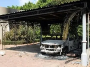 قتل في الهجوم السفير الامريكي وثلاثة امريكيين اخرين
