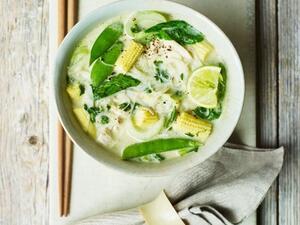 حساء الدجاج التايلندي