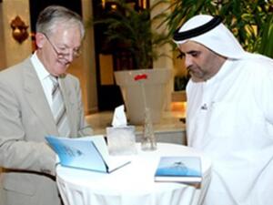 توقيع النسخة العربية من كتاب "الطاقات المتجددة" للمؤلف جاك فيرنيي