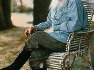 صدر مؤخرا كتاب عن حياة الأديب الروسي الكبير تولستوي 