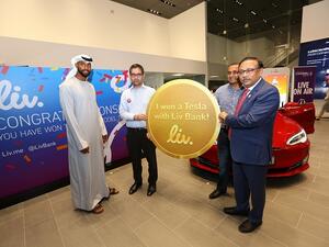 كان محمد دوريز خان الفائز المحظوظ بسيارة "تيسلا" من طراز S، من بين 25 متسابقاً وصلوا إلى المرحلة النهائية.