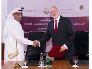 وقَّع على مذكرة التفاهم السيد إسحاق هاشم، عضو رئيس مجلس إدارة مؤسسة جاسم وحمد بن جاسم الخيرية، والبروفيسور مايكل تريك.