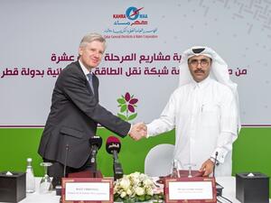 خلال توقيع الصفقة